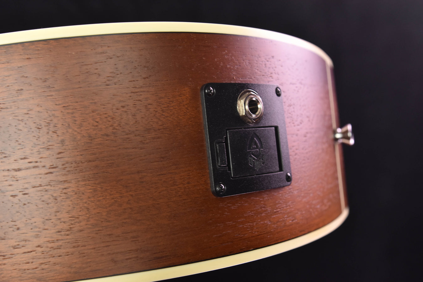 Guild Jumbo Junior-E