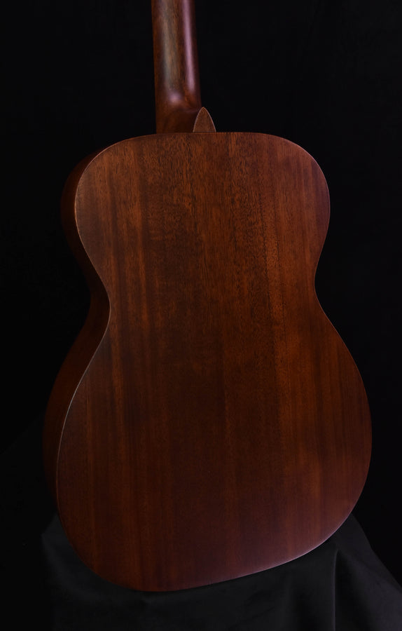 Martin 00-15M Acoustic Guitar