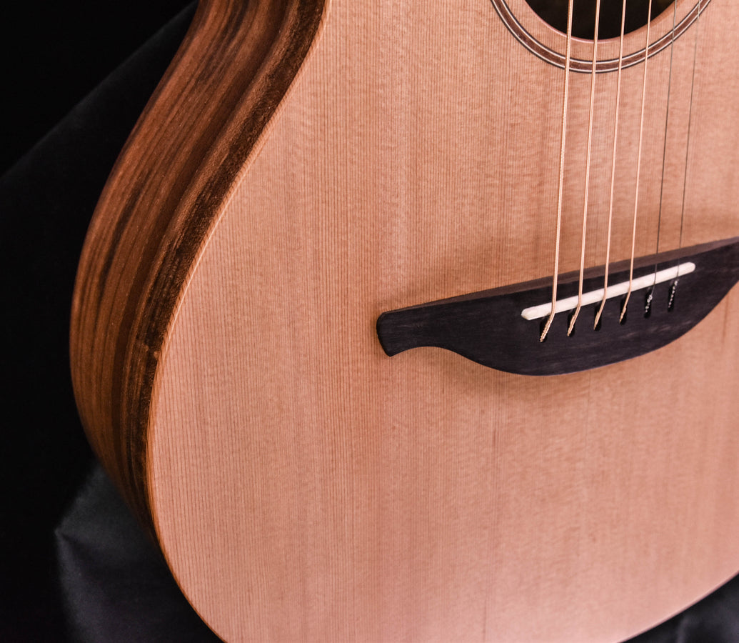 Sheeran by Lowden W01 Cedar and Walnut