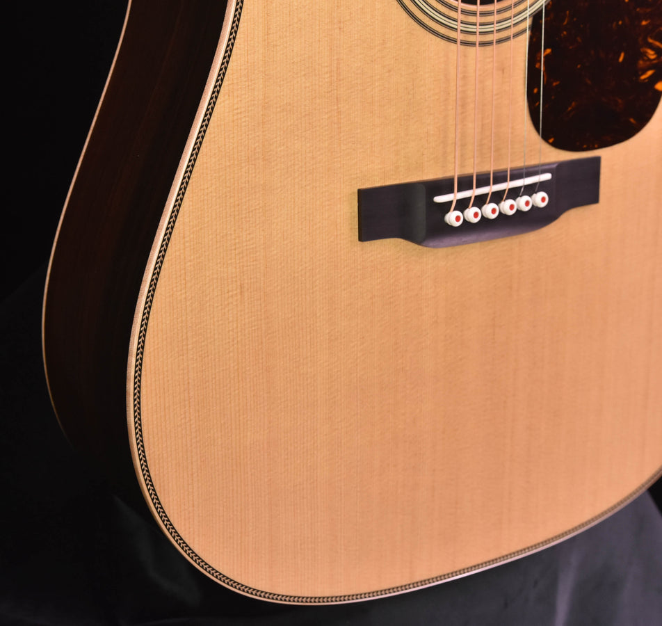 Martin D-28 Modern Deluxe