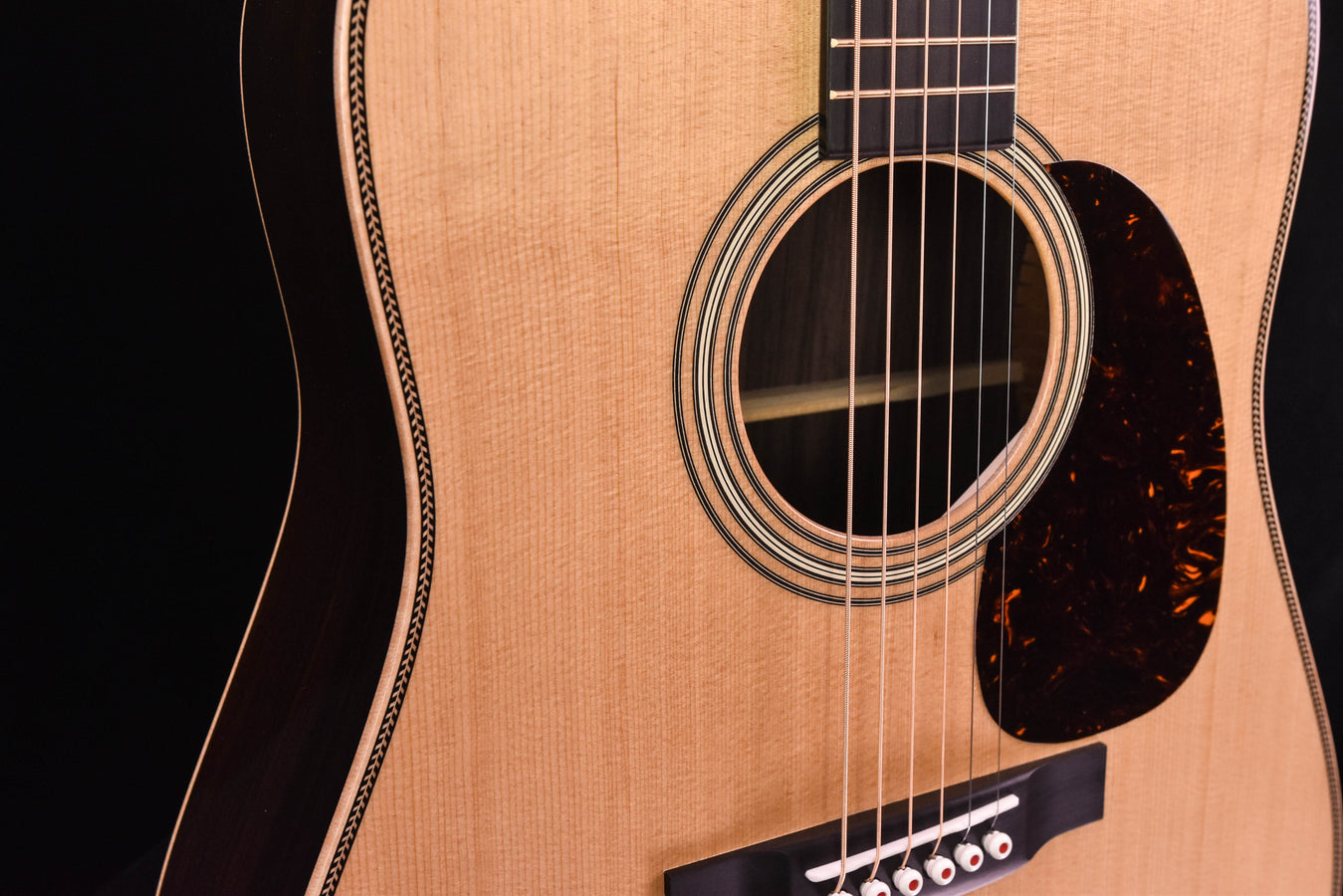 Martin D-28 Modern Deluxe