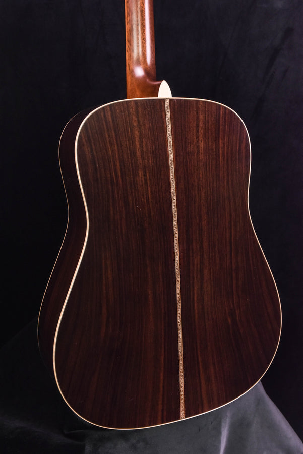 Martin D-28 Modern Deluxe