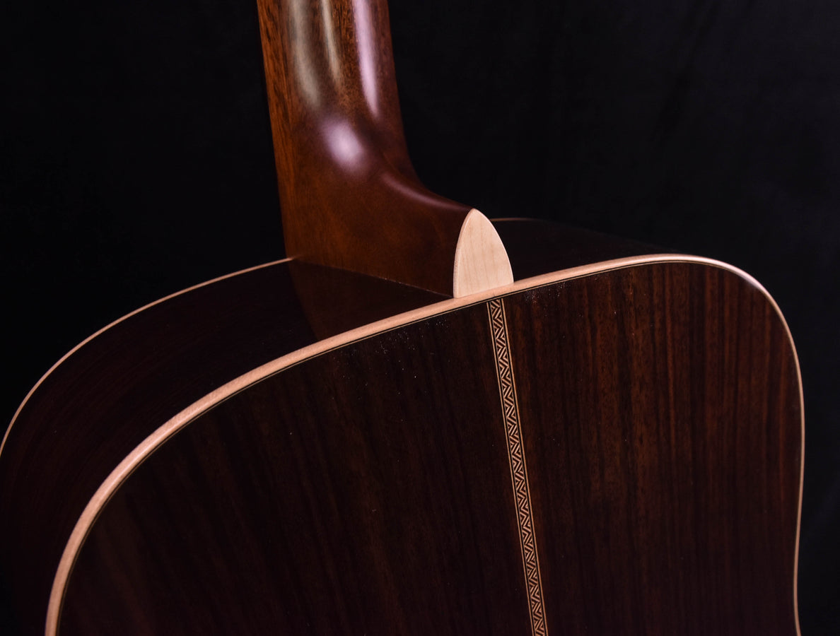 Martin D-28 Modern Deluxe