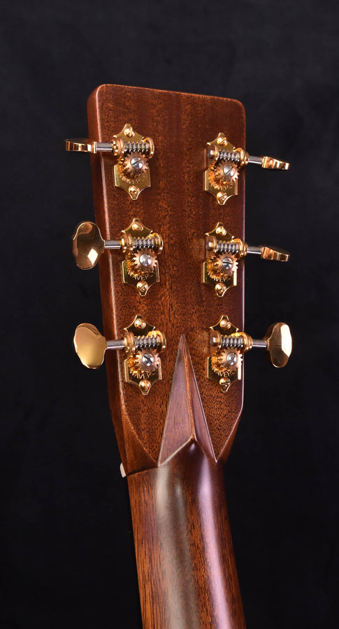 Martin D-28 Modern Deluxe