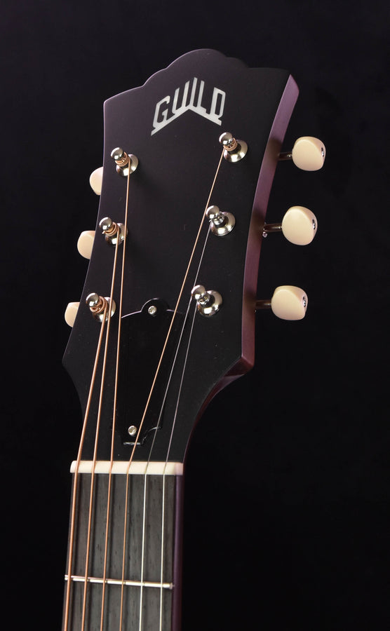 Guild D-40 Natural with Case