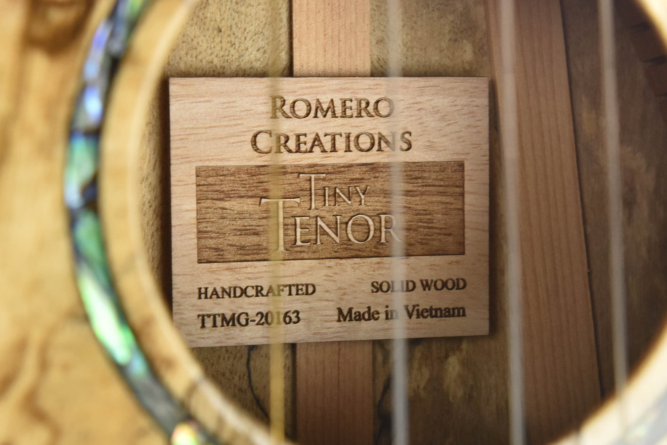 Romero Creations Tiny Tenor Ukulele Spalted Mango