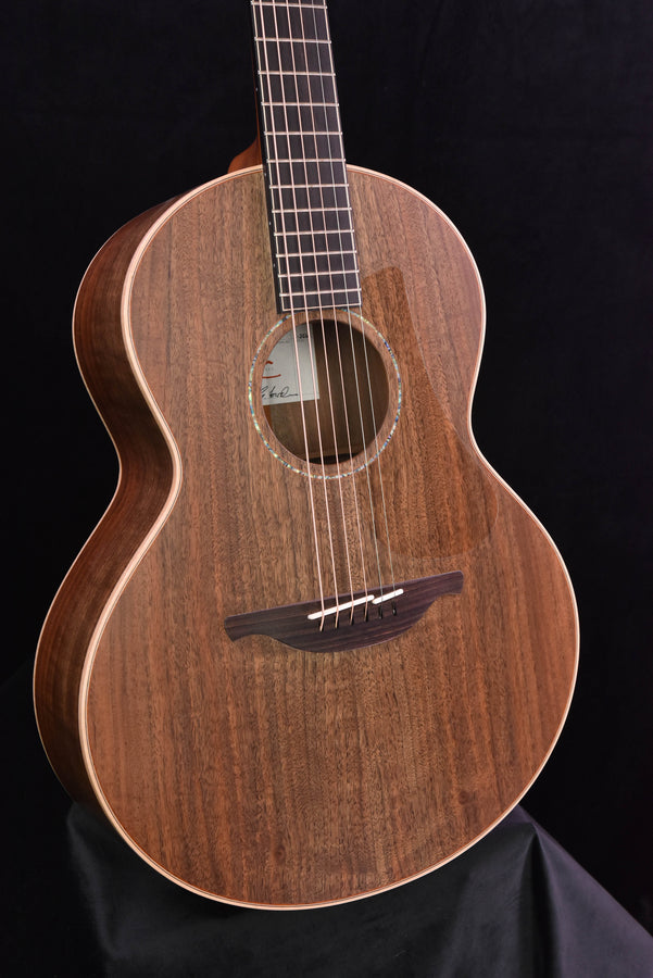 Lowden S-35W all Walnut Guitar