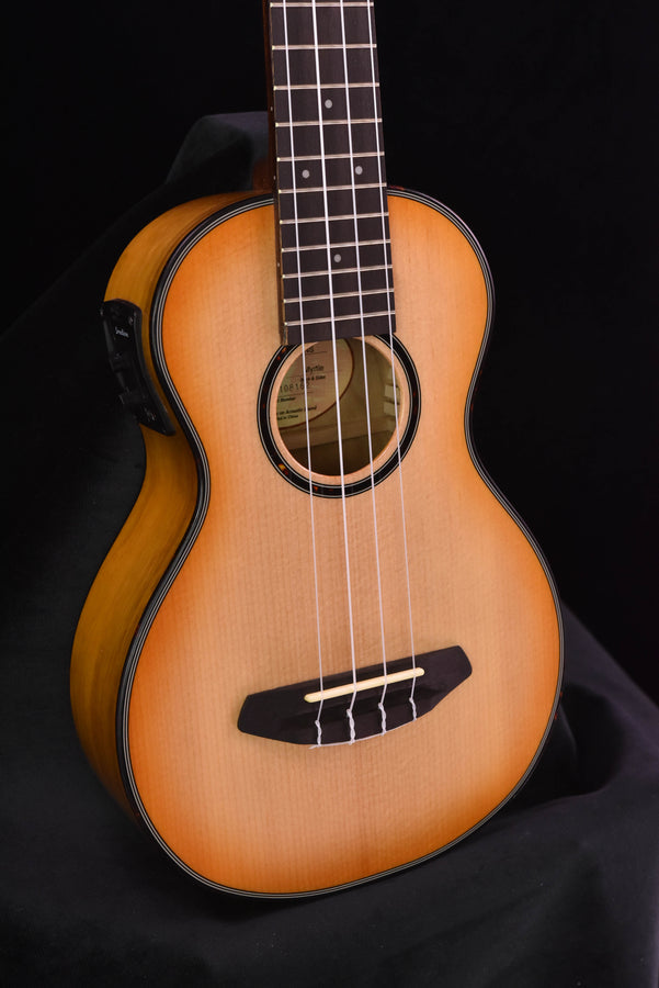 Breedlove Lu'au Concert Ukulelel Natural Shadow E Sitka Spruce/ Myrtlewood