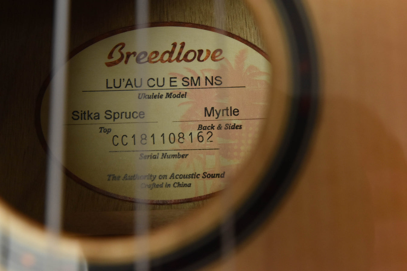 Breedlove Lu'au Concert Ukulelel Natural Shadow E Sitka Spruce/ Myrtlewood