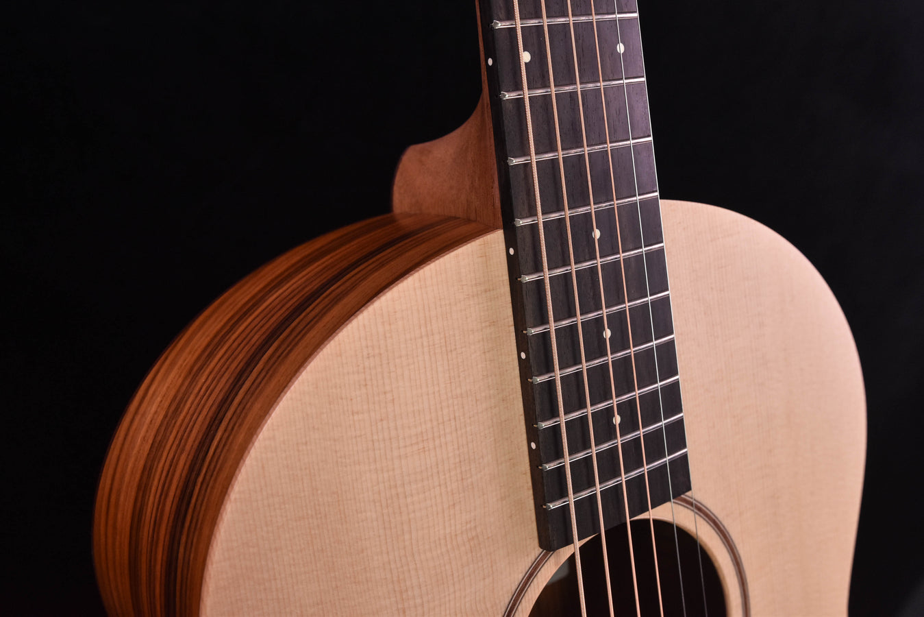 Sheeran by Lowden S02 w/ Top Bevel,Sitka Spruce and Santos Rosewood and LR Baggs Pickup