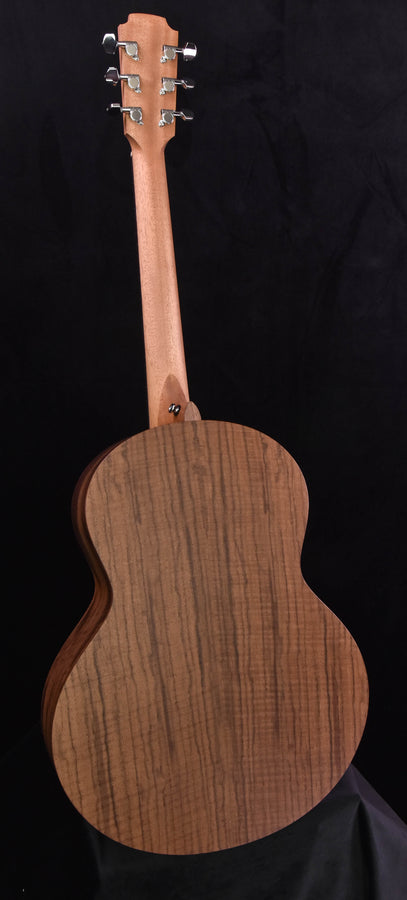 Sheeran by Lowden S01 Walnut and Cedar