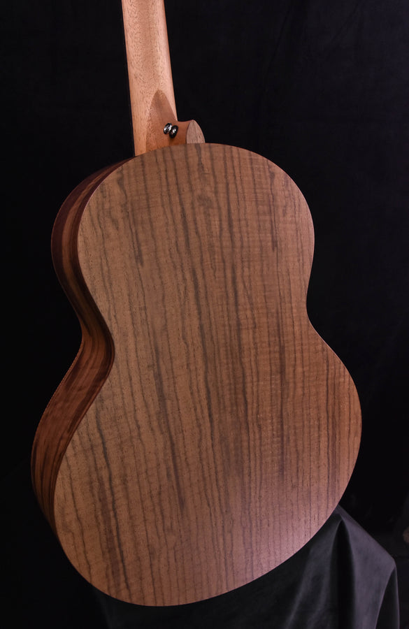 Sheeran by Lowden S01 Walnut and Cedar