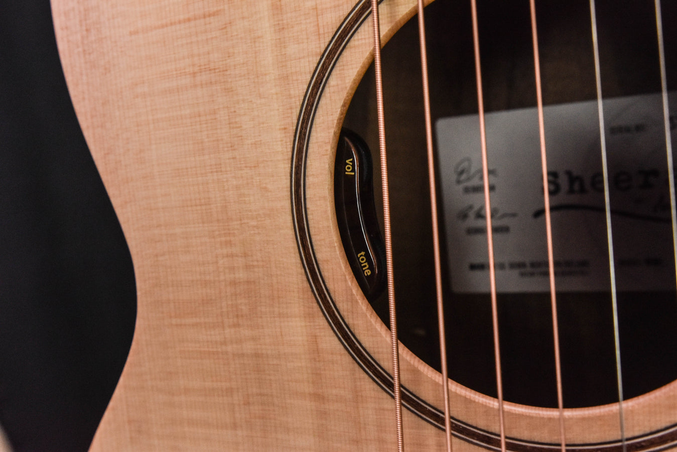 Sheeran by Lowden W04 Figured Walnut, Sitka Spruce Top, Top Bevel and LR Baggs Pickup