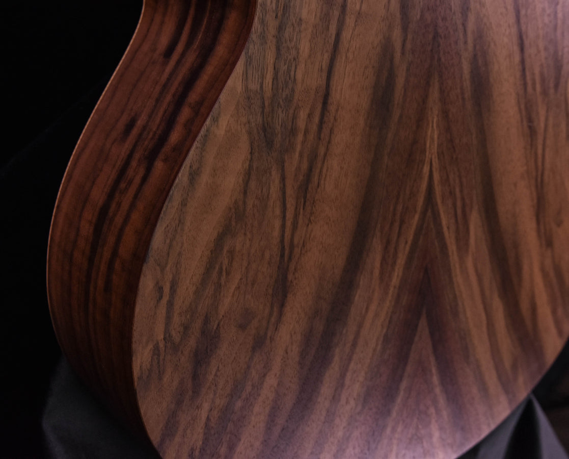 Sheeran by Lowden W04 Figured Walnut, Sitka Spruce Top, Top Bevel and LR Baggs Pickup