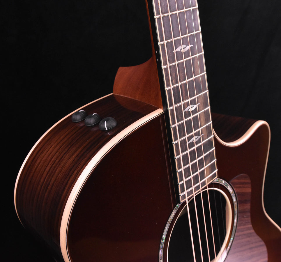 Taylor 814CE TSB Tobacco Sunburst Custom with Arm Bevel