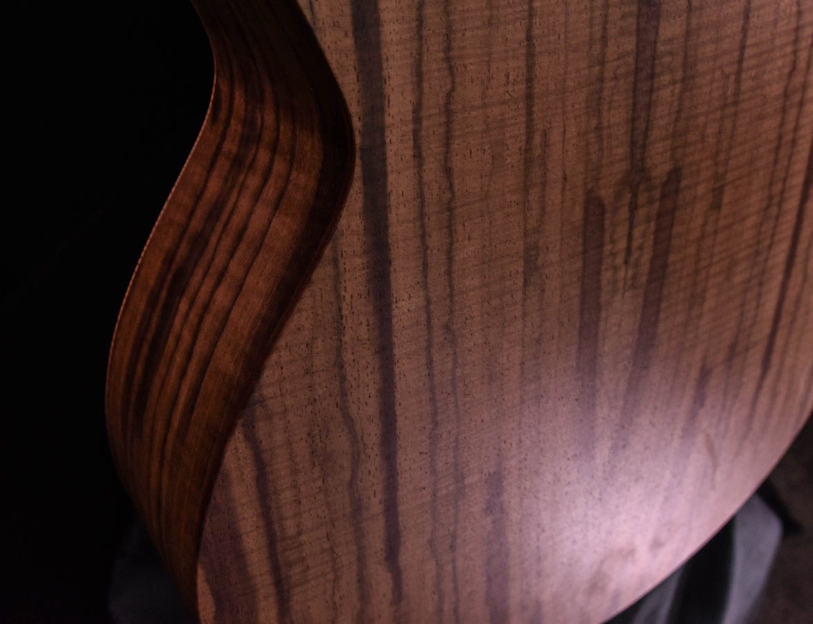 Sheeran by Lowden W01 Cedar and Walnut