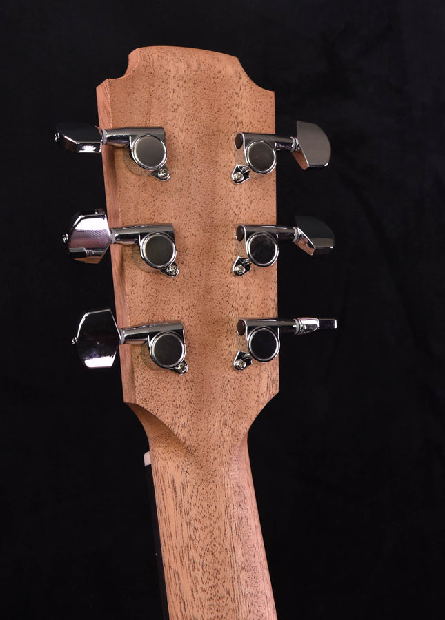 Sheeran by Lowden W01 Cedar and Walnut