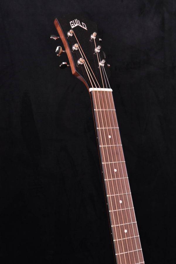 Guild OM-260CE Deluxe Burl Ash