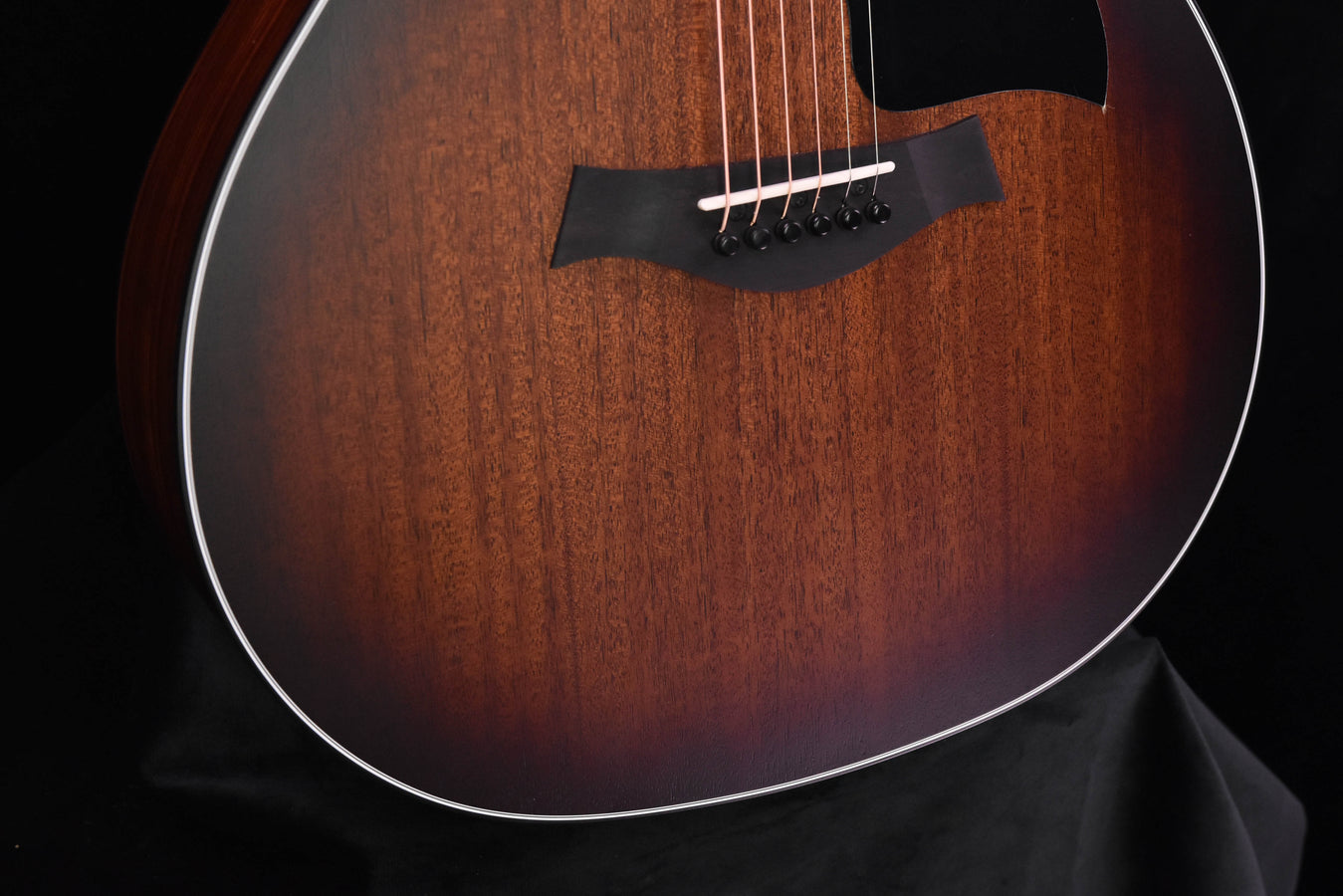 Taylor 324CE V Class