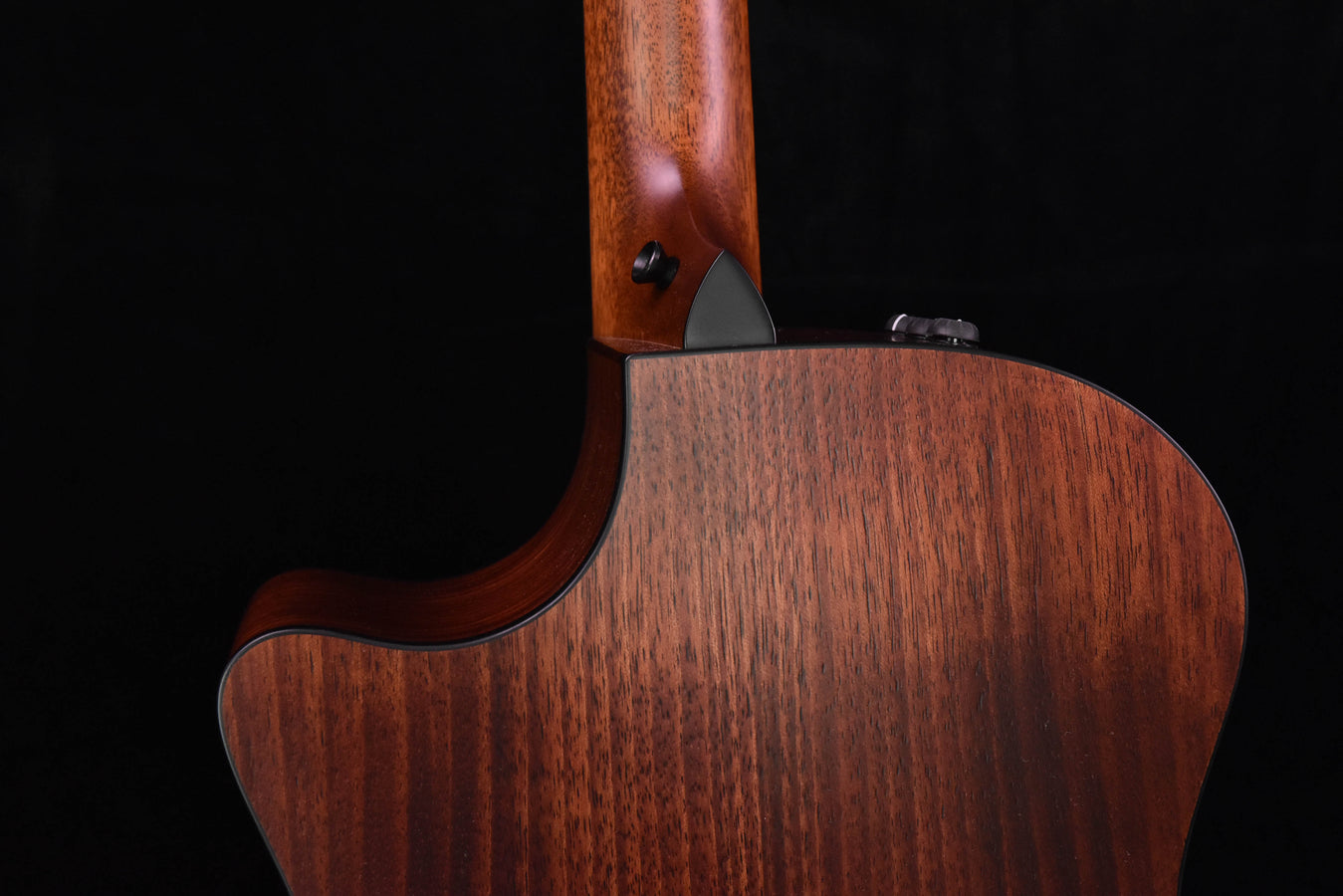 Taylor 324CE V Class