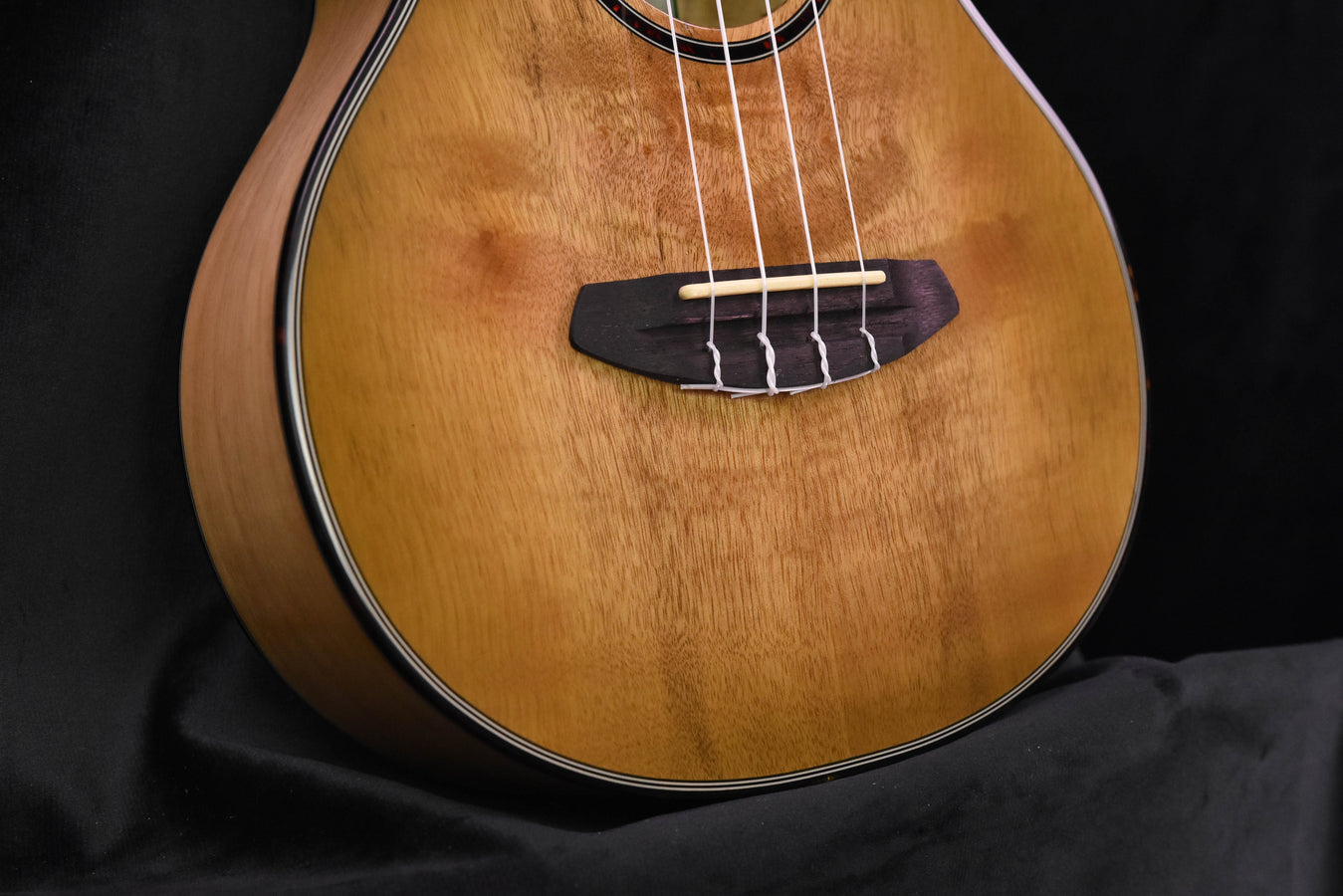 Breedlove Lu'au S Tenor Sweetgrass CE All Myrtlewood Ukulele