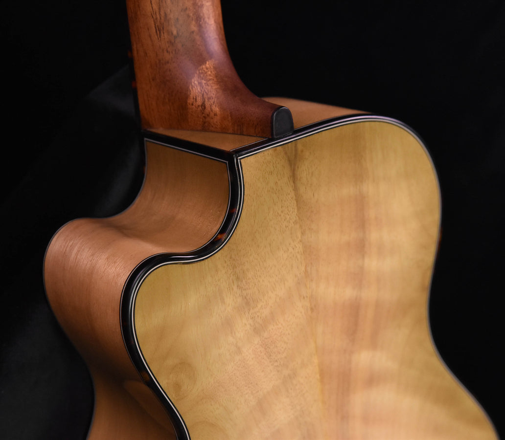 Breedlove Lu'au S Tenor Sweetgrass CE All Myrtlewood Ukulele