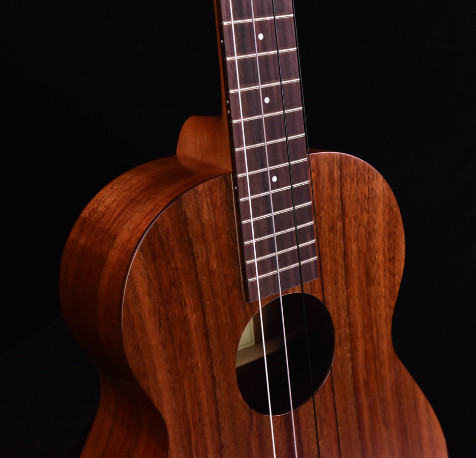 Kamaka HF4 Baritone Ukulele