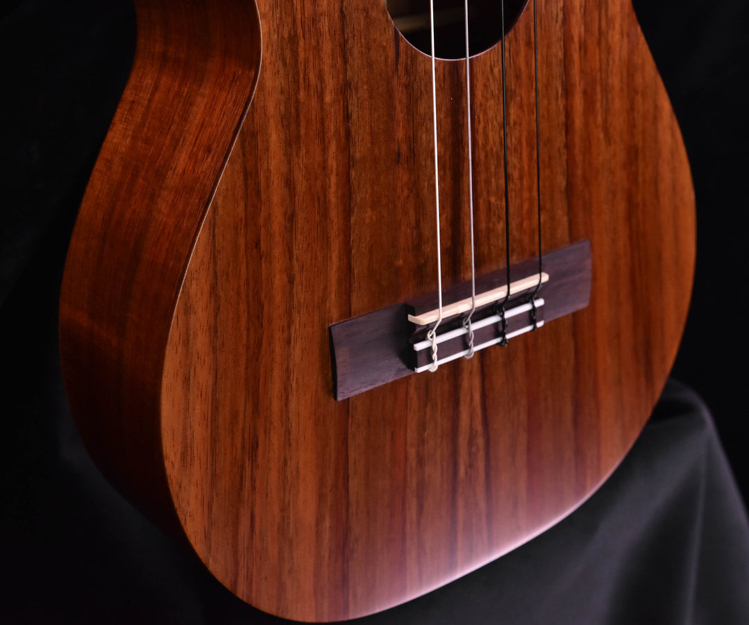 Kamaka HF4 Baritone Ukulele