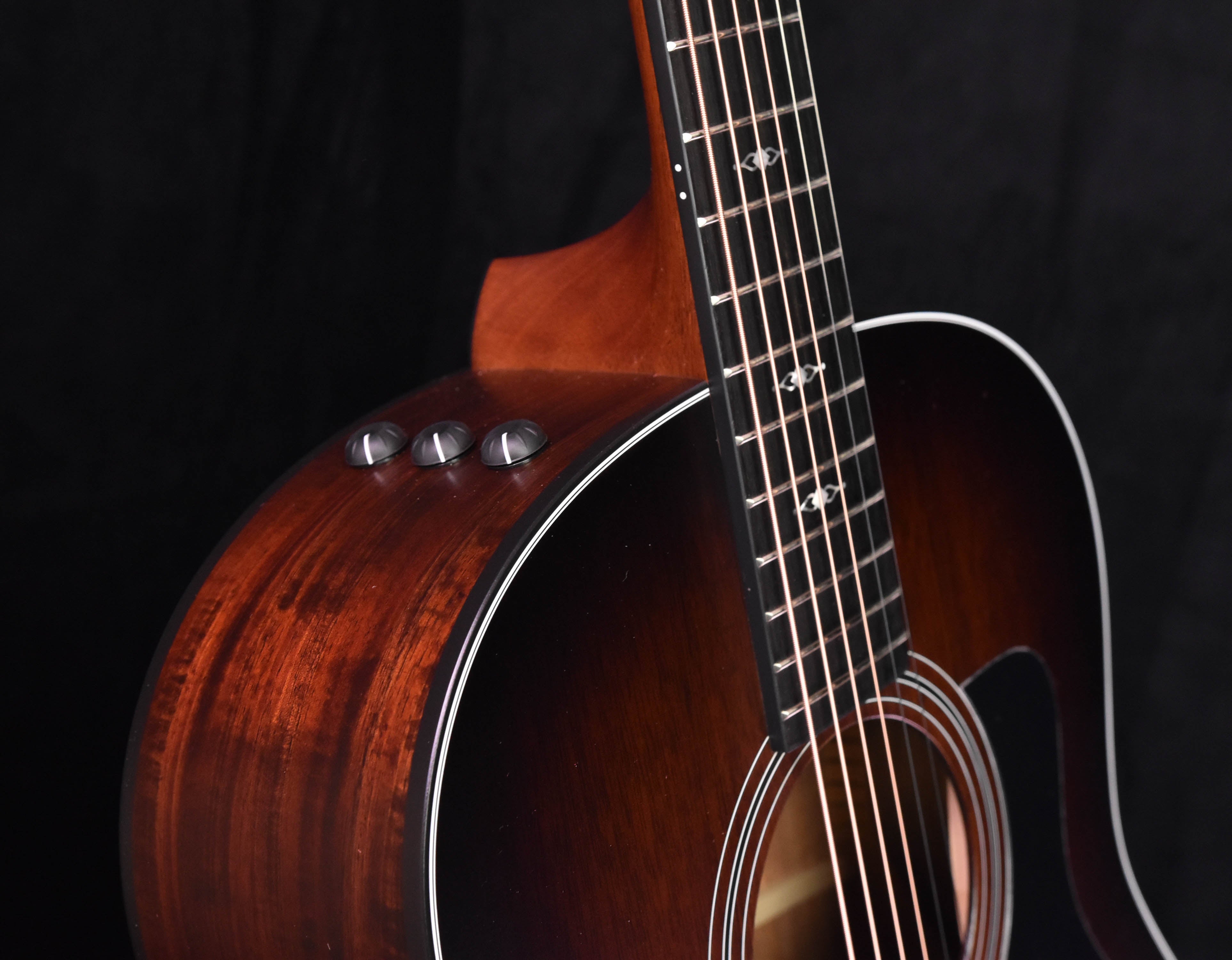 322e Tropical Mahogany Acoustic-Electric Guitar