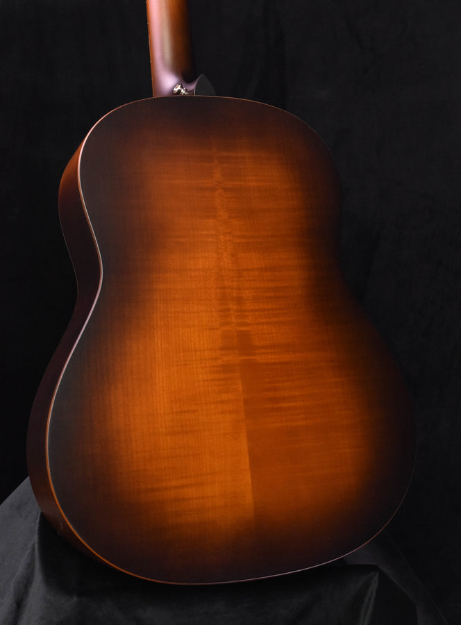 Taylor AD27e Flametop Big Leaf Maple Shaded Edgeburst ES2