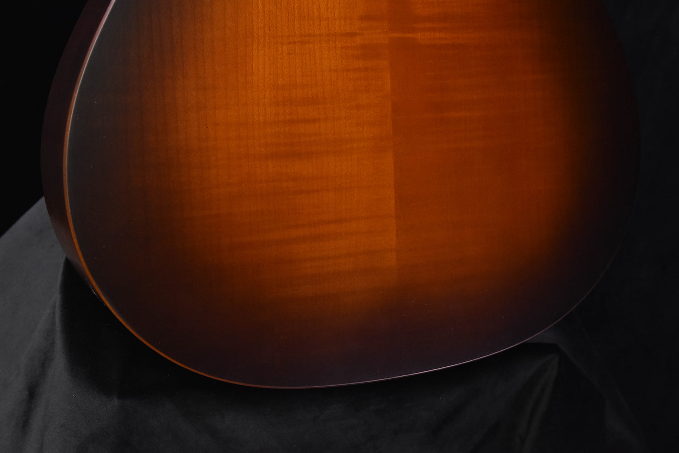 Taylor AD27e Flametop Big Leaf Maple Shaded Edgeburst ES2