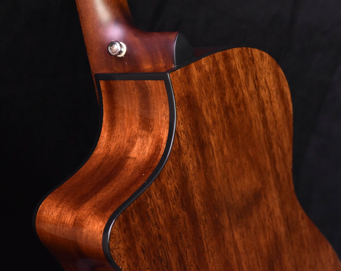 Breedlove Discovery S Concert Edgeburst CE Cedar/ Mahogany Guitar