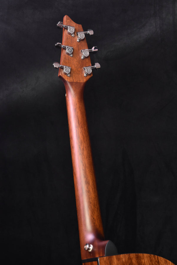 Breedlove Discovery S Concert Edgeburst CE Cedar/ Mahogany Guitar