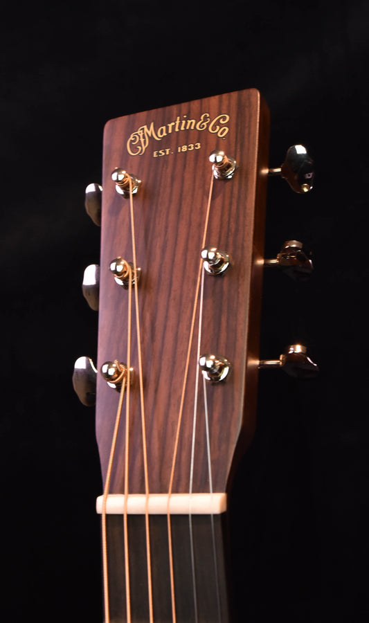 Martin D-18 Ambertone headstock with tuning pegs and logo