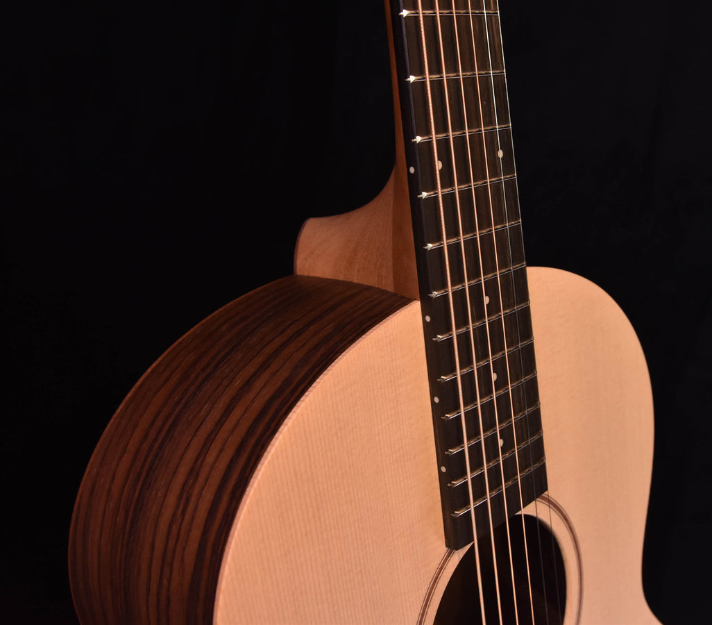 Sheeran by Lowden S02 Guitar w/ Top Bevel,Sitka Spruce and Santos Rosewood and LR Baggs Pickup