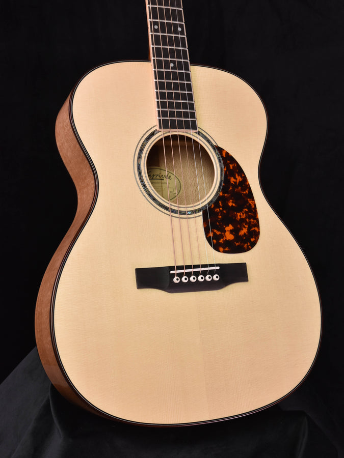 Larrivee OM-09 Silver Oak Special Edition