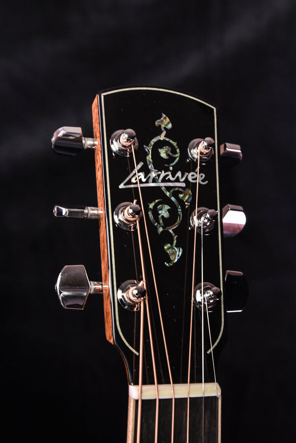 Larrivee OM-09 Silver Oak Special Edition