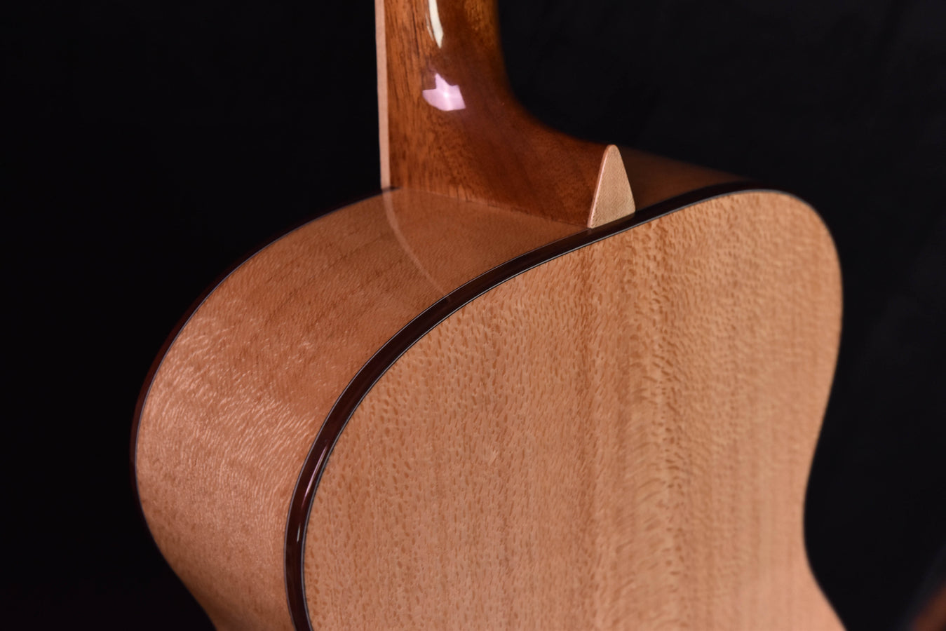 Larrivee OM-09 Silver Oak Special Edition