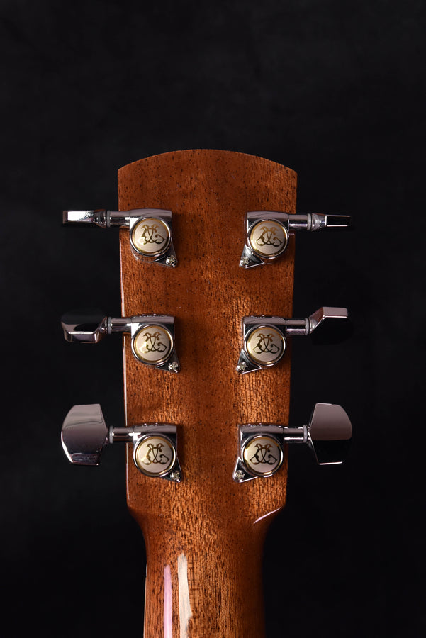 Larrivee OM-09 Silver Oak Special Edition