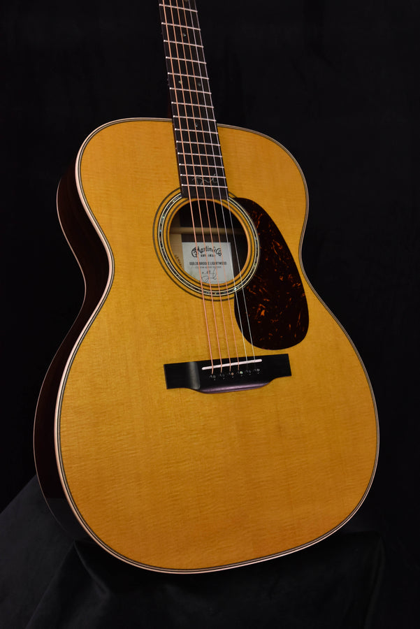 Martin 000-28 Brooke Ligertwood Signature 000-14 Fret Acoustic Guitar