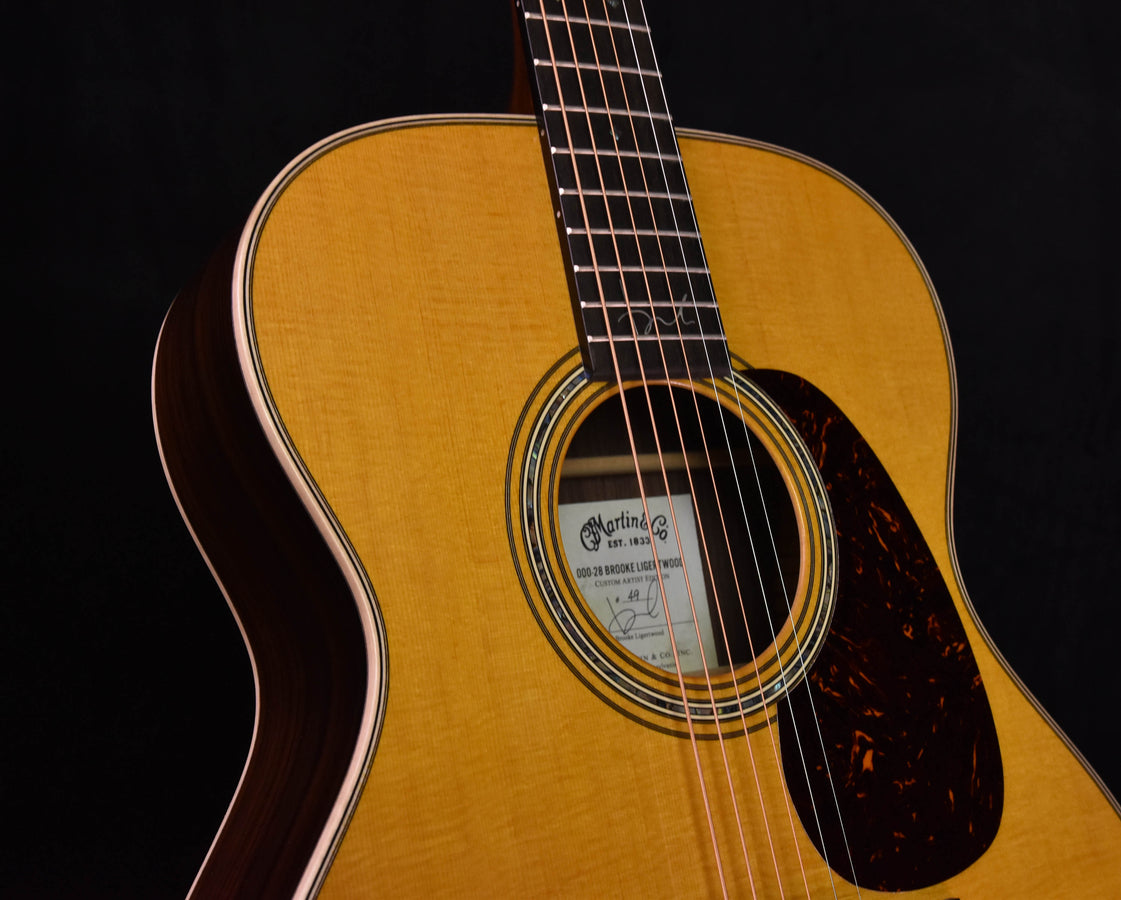 Martin 000-28 Brooke Ligertwood Signature 000-14 Fret Acoustic Guitar