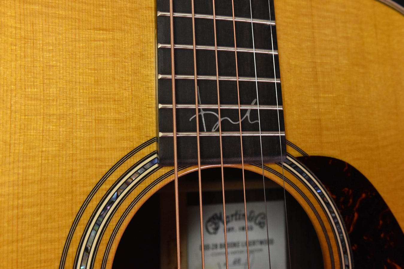 Martin 000-28 Brooke Ligertwood Signature 000-14 Fret Acoustic Guitar