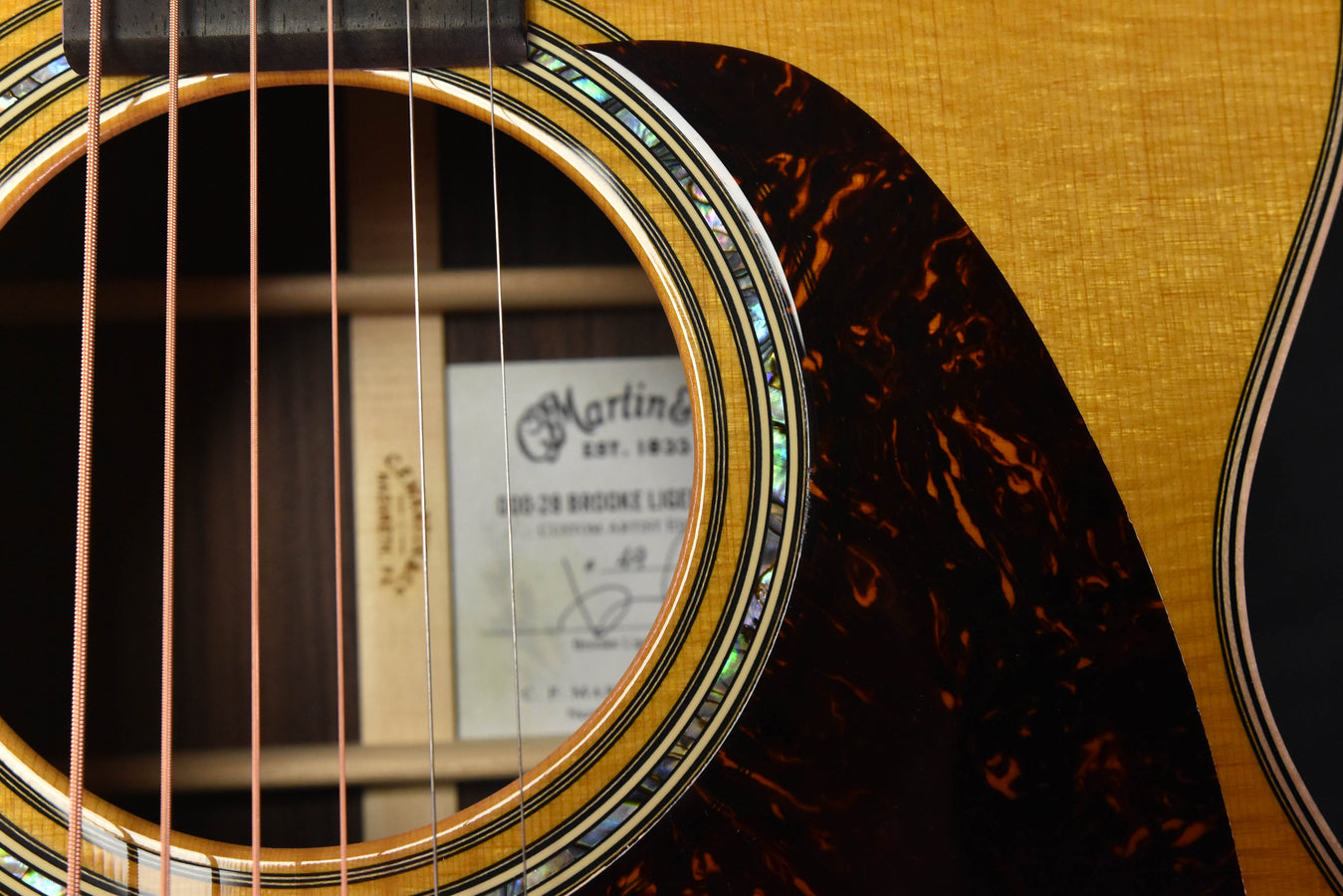 Martin 000-28 Brooke Ligertwood Signature 000-14 Fret Acoustic Guitar