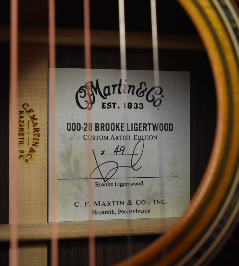 Martin 000-28 Brooke Ligertwood Signature 000-14 Fret Acoustic Guitar
