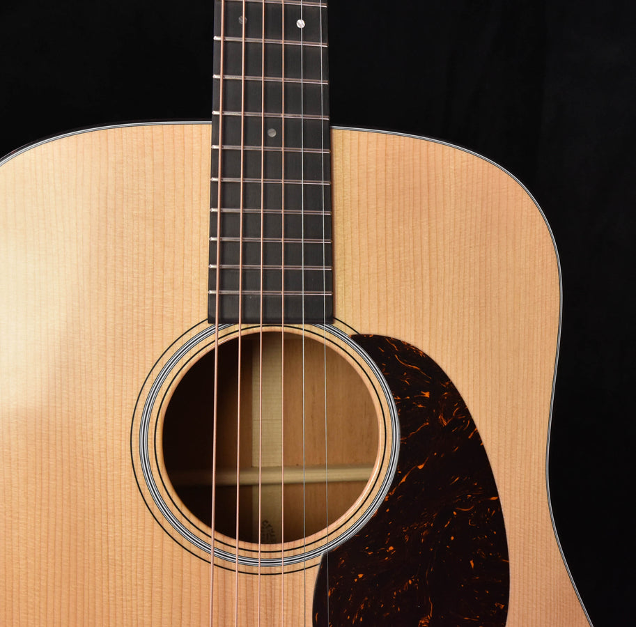 Martin D-18 Authentic 1939 VTS Dreadnought Guitar