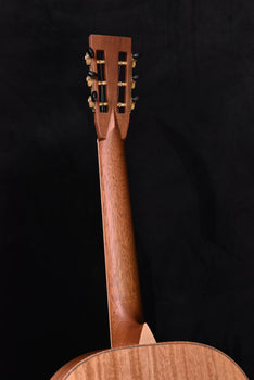 larrivee sd-50 mahogany 12 fret dreadnought guitar mahogany and sitka spruce guitar