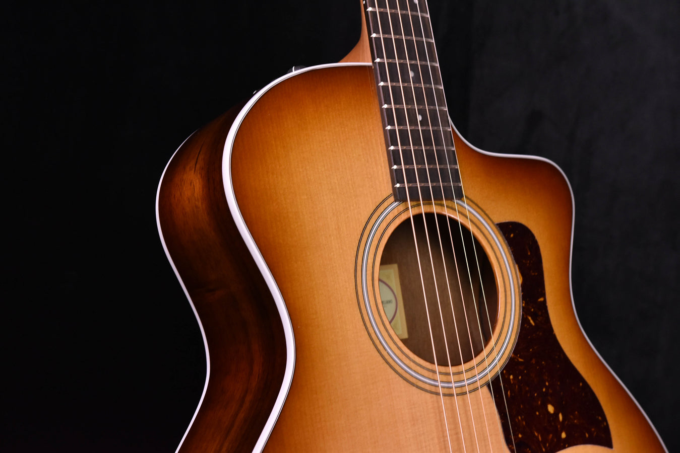 214 CE-K SB acoustic guitar, glossy sunburst body with cream binding and round sound hole