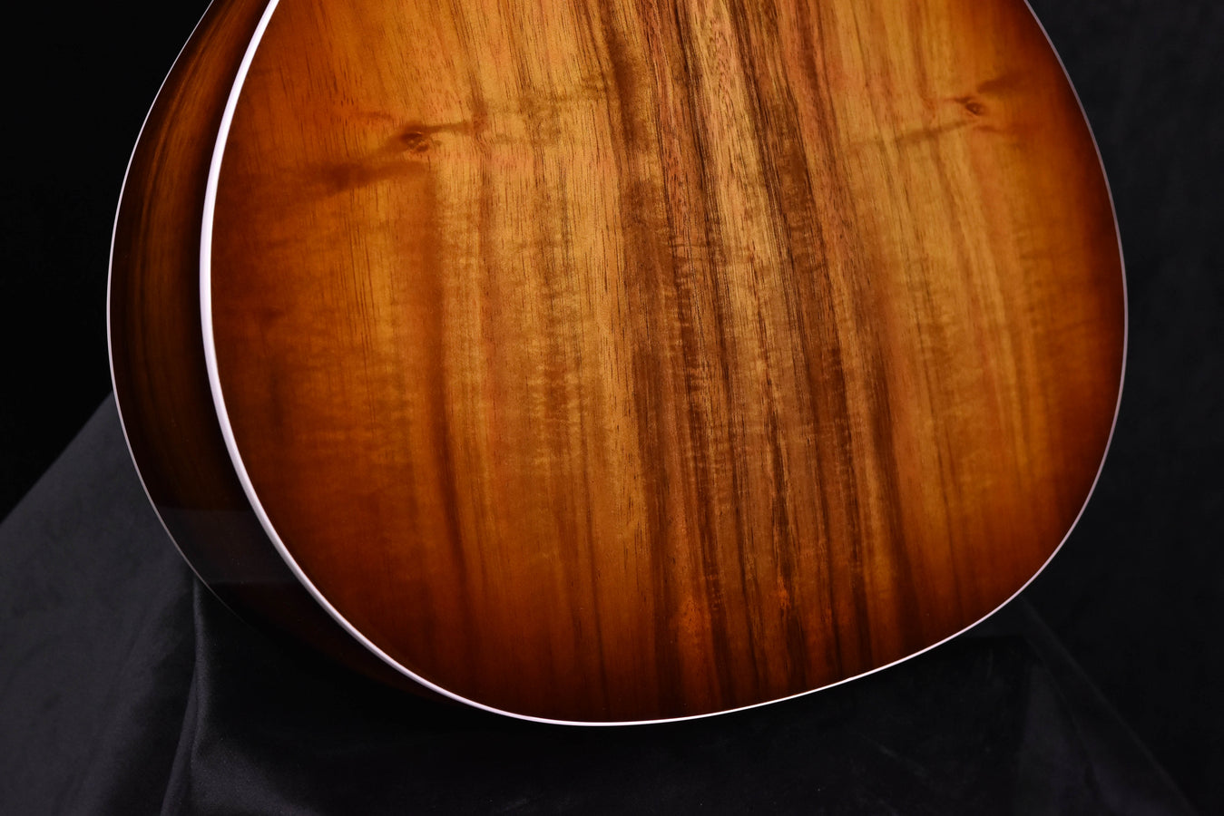 Taylor 214 CE-K SB guitar body, full gloss sunburst wood grain