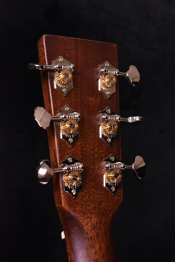 Martin D-18 headstock front with six tuning machines