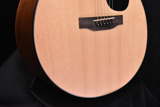 martin sc-10e acoustic guitar